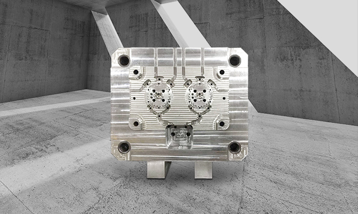 يموت القالب الصب